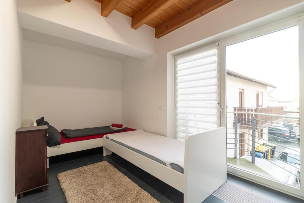 Maisonette-Wohnung Mit 5 Schlafzimmern Woerrstadt Ngoại thất bức ảnh