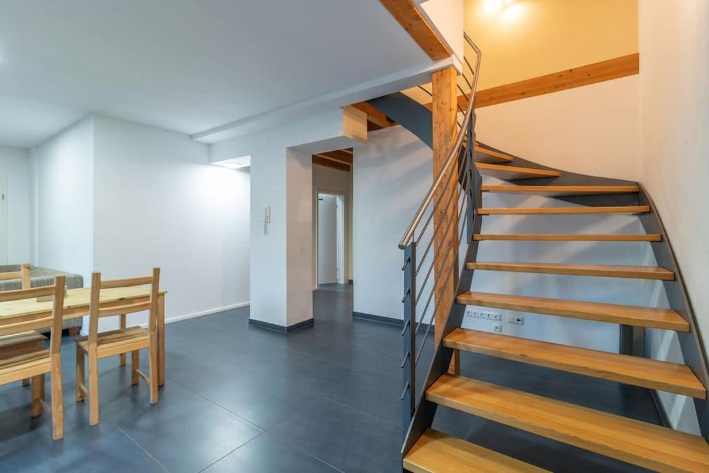 Maisonette-Wohnung Mit 5 Schlafzimmern Woerrstadt Ngoại thất bức ảnh