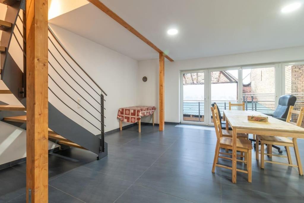 Maisonette-Wohnung Mit 5 Schlafzimmern Woerrstadt Ngoại thất bức ảnh